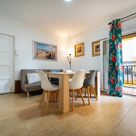 Dean Lopez Luxury Apartment